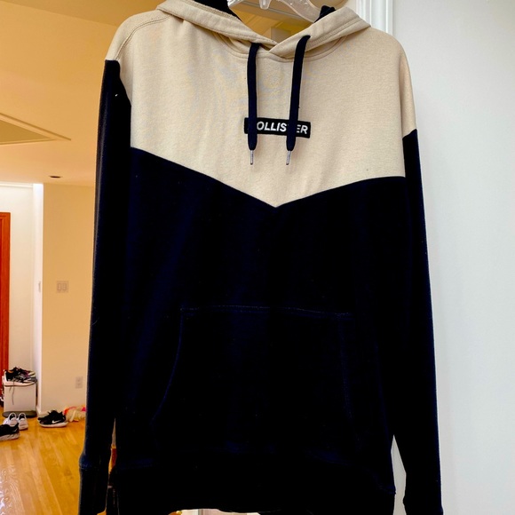 Hollister Other - Hollister cream and black hoody